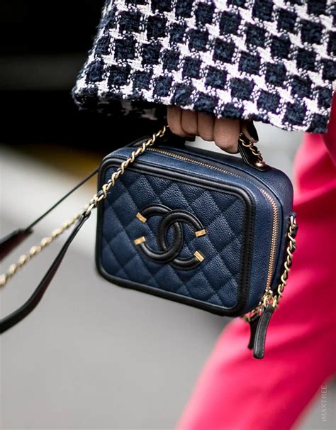 chanel vanity bag medium|Chanel vanity bag 2020.